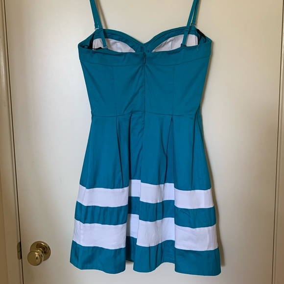 bebe turquoise with white stripe Sweetheart dress - Picture 4 of 8
